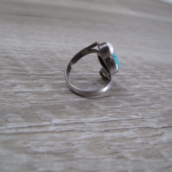 VINTAGE Turquoise and Pearl Sterling Silver Ring - Picture 2 of 4